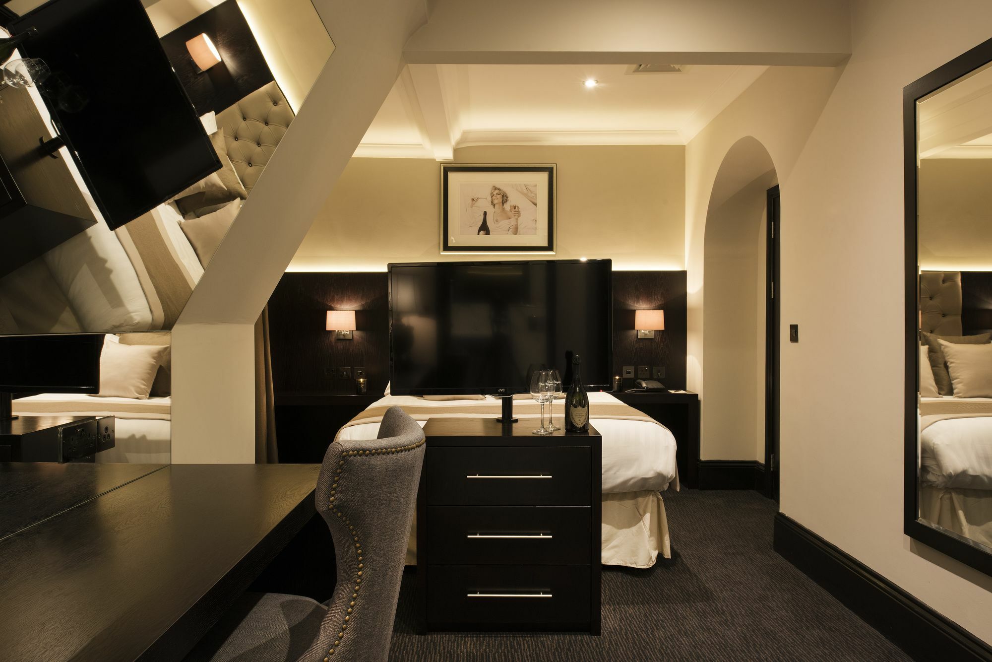 The Vermont Aparthotel Newcastle Upon Tyne Exterior foto